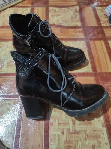 женская обувь 38: Сапоги, цвет - Черный