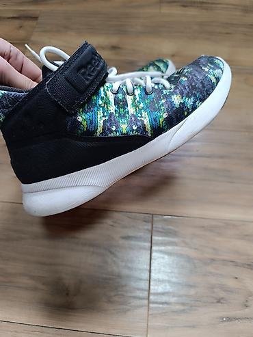 Patike: Reebok patike sa šarenim printom i kaišem na čičak - Model: visoke — 1