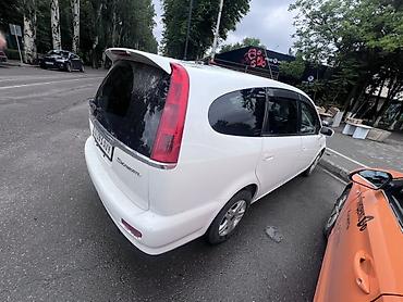 Honda: Honda Stream: 2002 г., Хэтчбэк — 8