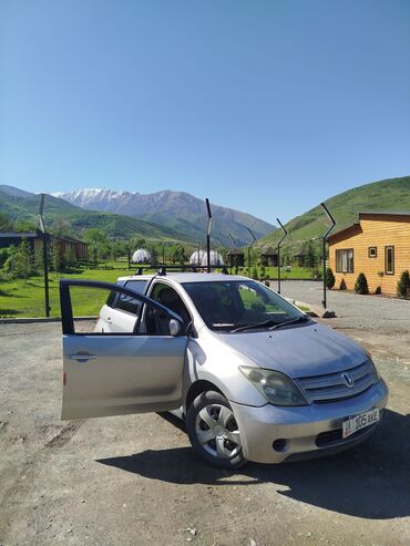 Toyota: Toyota ist: 2003 г., 1.3 л, Автомат, Бензин