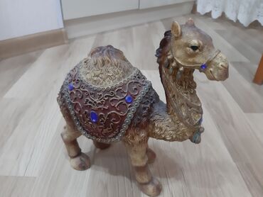 suvenirler: Сувенир. Верблюд на счастье и богатство. Привезли из Дубая. Размер