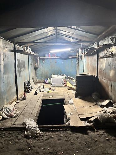 металлический гараж: 30 м², Металлический | Подвал, погреб — 2
