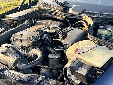 Mercedes-Benz: Mercedes-Benz C-Class: 1.8 l | 1983 il Sedan — 17