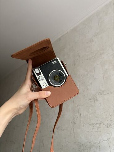совместимые расходные материалы printronix черно белые картриджи: Компактная камера моментальной печати Fujifilm Instax Mini Evo в