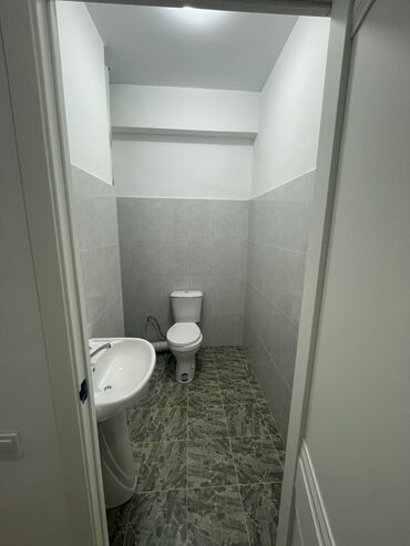 Долгосрочная аренда квартир: 3 комнаты, С мебелью частично — 10