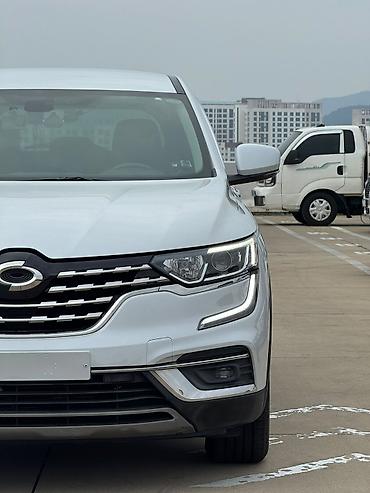 omoda s5: Самсунг Рено QM6 (Samsung Renault QM6) — пятидверный кроссовер белого — 3