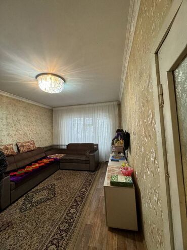 квартиры в 12 мкр: 4 комнаты, 100 м², 106 серия, 1 этаж, Косметический ремонт