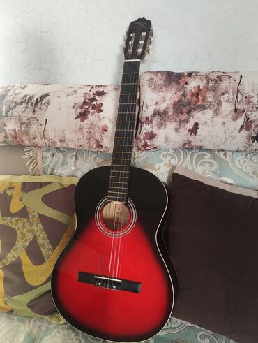 Akkordeonlar: Klassik gitara, İşlənmiş, Ünvandan götürmə, Pulsuz çatdırılma