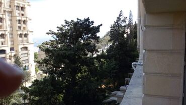 Uzunmüddətli kirayə mənzillər: Şəhərin mərkəzində Çəmbərkənd parkının yaxınlığında 2 otaqli mənzil -da lalafo.az — 12 Uzunmüddətli kirayə mənzillər: Şəhərin mərkəzində Çəmbərkənd parkının yaxınlığında 2 otaqli mənzil — 12