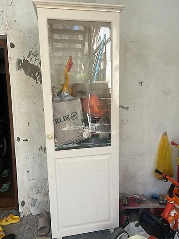 balkon skaf: Şüşə qapılı ağ rəngli vitrin şkafı təqdim edirik. Bu şkaf yuxarı — 2