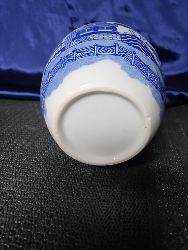 Vaze i saksije: Vaza nova Blue Willow,porcelanska 1950g+. Porcelanska nova,holandska — 6