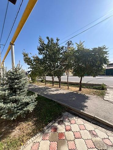 Продажа коттеджей и домов: Просторный двухэтажный дом с ухоженным зеленым участком. - — 26