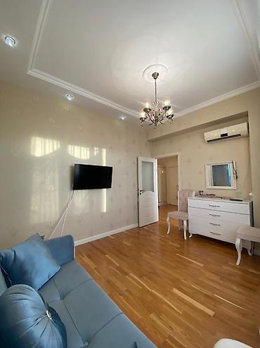 Mənzillər: İcarəyə verilir 2 otaqlı yeni tikili 55 m², 20-ci sahə q. Səbail — 7