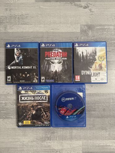 PS4 (Sony Playstation 4): Dənəsi 20 manat 
Fifa 10Azn 
Hamısı 70Azn