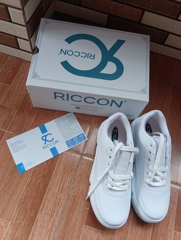 kisi paltarlari ve qiymetleri: Sneaker Model Riccon Razmer 40-41-42 Reng Ağ Qiymeti 25Azn Catdirilma
