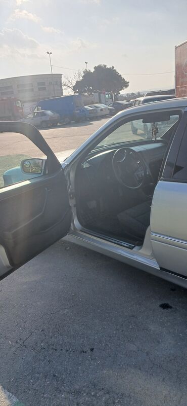 Mercedes-Benz: Mercedes-Benz C-Class (W202) sedan - Kuzov: 4 qapılı sedan, gümüşü — 8