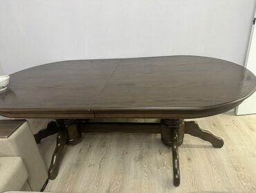 буу мебели: Продаю стол орех, с 10 стульями 2 метра в длину в хорошем состоянии