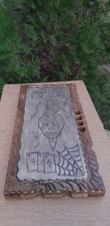 Nərdlər: Bu, təbii ağacdan hazırlanmış, əl işi nard taxtasıdır. Taxtanın səthi -da lalafo.az — 18 Nərdlər: Bu, təbii ağacdan hazırlanmış, əl işi nard taxtasıdır. Taxtanın səthi — 18