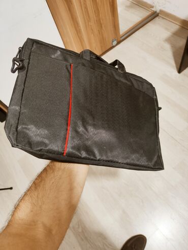 kompyuter çantası: İşlənmiş notebook çantaları. Say var.Hamısı yaxşı vəziyyətdədir.15.6