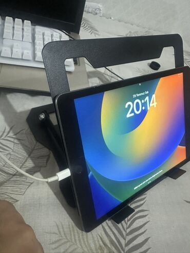 note 13 plus tablet: Б/у Apple iPad 9 (2021), 10,2", < 64 ГБ