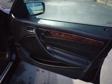 Mercedes-Benz: Mercedes-Benz C 180: 2.3 l | 2000 il Sedan — 5