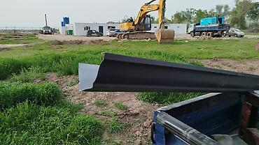 Кровля крыши: Желоба. отливы. слив. жолоб. отлив . тунике фон. чоро — 3