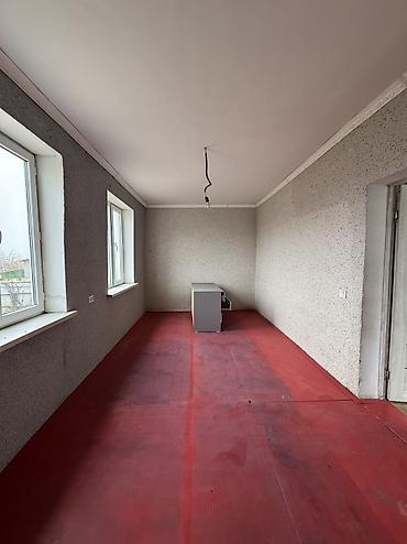 Продажа коттеджей и домов: ✨Продается дом с подвалом в с. Сокулук✨ 🏡Характеристики: • Комнат - 4 — 7