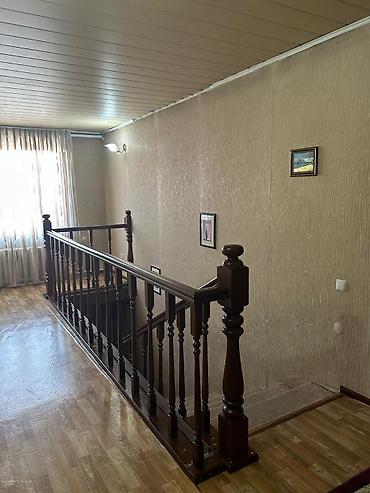 Продажа коттеджей и домов: Дом 2 этажа, площадь 206 м², участок 5 соток. Локация: Токолдош, ул — 11