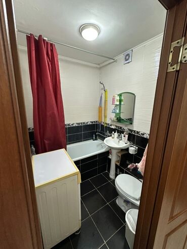 продаю дом ошский рынок: 1 комната, 35 м², 106 серия, 6 этаж, Косметический ремонт