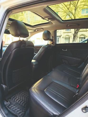man sat: Kia Sportage: 2 l | 2011 il Ofrouder/SUV — 10