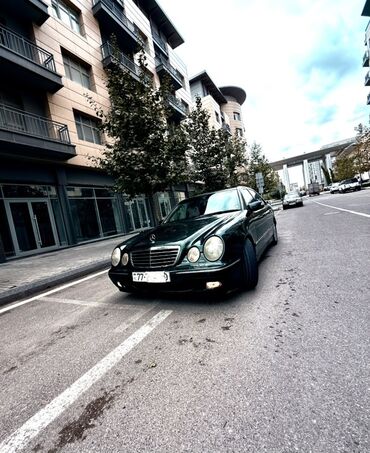 oturacaq uzlukleri: Mercedes-Benz E-Class: 2.4 л | 2000 г. Седан