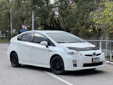 тойа: Toyota Prius: 2013 г., 1.8 л, Вариатор, Гибрид, Хэтчбэк