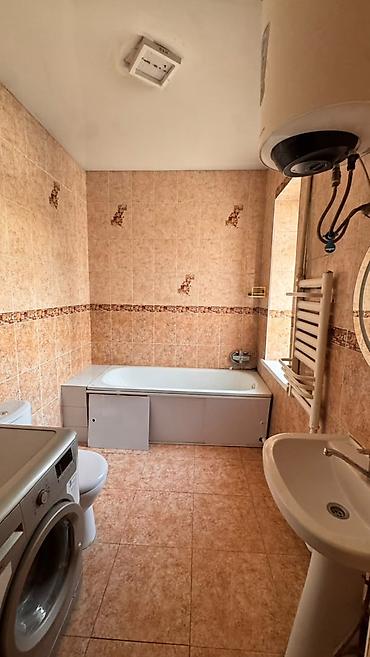 лущихина: 6 комнат, 200 м², 5 соток, Бишкек, Ак-Орго ж/м Агентство недвижимости — 6