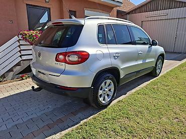 patoke: Volkswagen Tiguan 2.0 TDI, kompaktni SUV u srebrnoj metalik boji, sa — 1