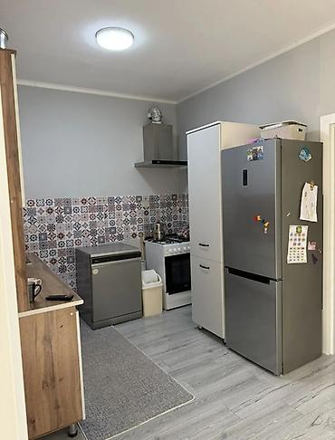 Продажа коттеджей и домов: 🏡 ПРОДАЁТСЯ ДОМ 📍 Район: Ак-Босого 📐 Площадь: 90 м² 🛏 Комнат: 3 🌿 — 11