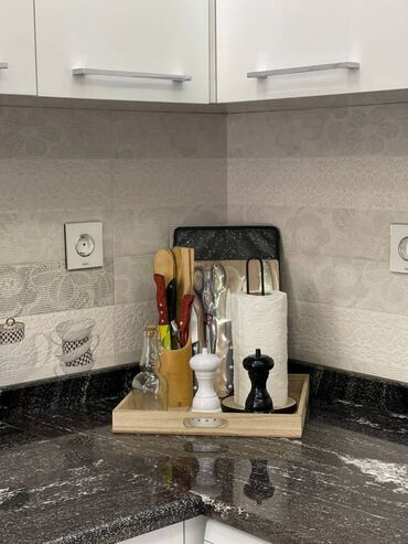 Uzunmüddətli kirayə mənzillər: İçəri şəhər metrosuna Axundov parkına yaxın 18 mertebeli binanın 8-cı — 9