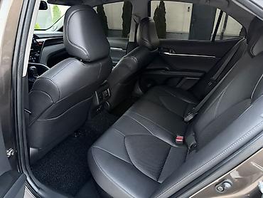 Toyota: Toyota Camry: 2022 г., 2.5 л, Автомат, Гибрид, Седан — 9