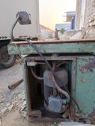 frez satışı: Tecili satilir.Taxta emalı üçün frez dəzgahı satılır. Bicagi uzerinde — 2