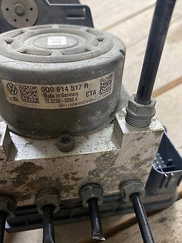 dobar punjac za akumulator: ABS PUMPA ZA VOLKSWAGEN GOLF 7 - 5Q0614517R | Abs pumpa za Golf 7 — 3