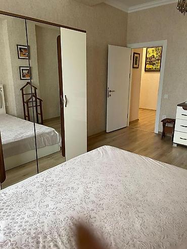ev alqi satqsi: İcarəyə verilir 3 otaqlı yeni tikili 100 m², 20 Yanvar m. Kateqoriya — 4