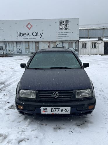 Volkswagen: Volkswagen Vento: 1995 г., 1.8 л, Механика, Бензин, Седан