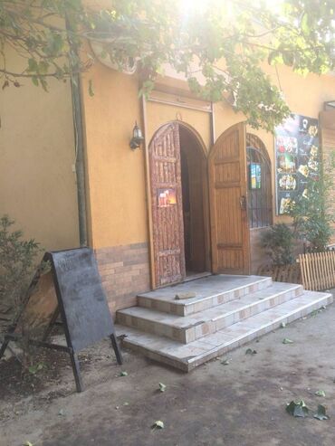 Restoran, kafelər: Nargilə dairəsində 35 kv kafe icarəyə verilir. Ayın 15 i boşalır — 2