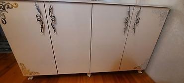 güzgülü kamotlar: Aynalı konsol/dresser - Rəng: krem/ivori - Material: laminat/MDF — 2