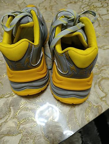 Другая мужская обувь: Срочно продаю кроссовки Адидас(Оригинал) 42размер,Пума 43-44 за — 13