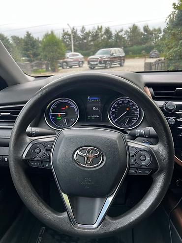 bud e9: Toyota Camry: 2020 г., 2.5 л, Автомат, Гибрид, Седан — 6