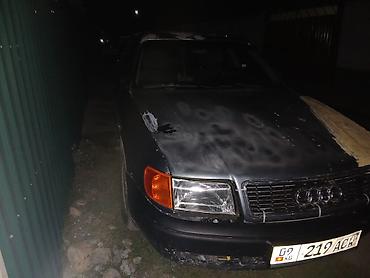 Audi 100: 1990 г., Седан