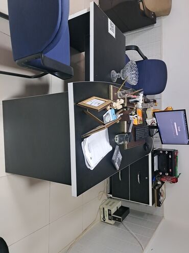 Ofis masaları: Ofis dəsti mebeli satılır. 650 azn Real alıcıya endirim olacaq. Ofis — 6