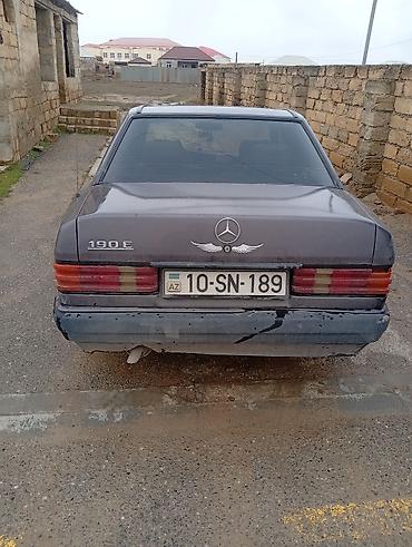 baqaj örtüyü: Mercedes-Benz 190E sedan Xüsusiyyətlər: - Kuzov: 4 qapılı sedan — 1