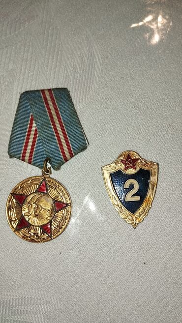 Markalar: Medallar biri 9 AZN