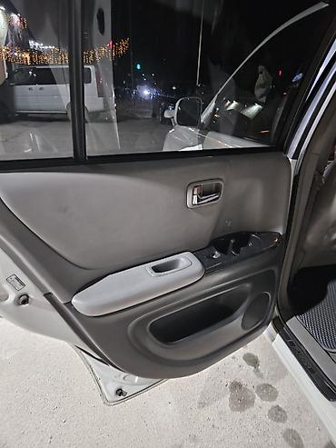 лет линза: Toyota Kluger: 2004 г., 3 л, Автомат, Бензин, Кроссовер — 10